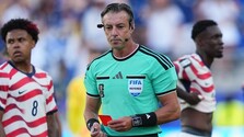 Trump priznal, že žiadal FIFA o preskúmanie červenej karty pre Baloguna. Infantino odmieta ovplyvňovanie