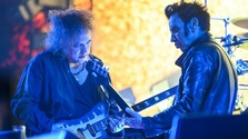 Festival Pohoda odštartovali The Cure, na trenčianske letisko prilákali tisíce fanúšikov