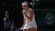 Linda Nosková získala premiérový grandslamový titul. Vo finále Wimbledonu porazila krajanku Muchovú