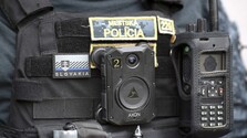 Náhrada za nedostatok policajtov: Mestská polícia chce nové právomoci na pomoc obetiam domáceho násilia