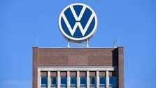 Obmedzenie výroby vo Volkswagene zasiahne stotisíc zamestnancov. Spoločnosť zredukuje ponuku áut o polovicu