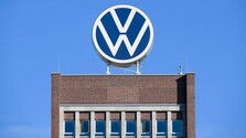 Obmedzenie výroby vo Volkswagene zasiahne stotisíc zamestnancov. Spoločnosť zredukuje ponuku áut o polovicu