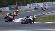 Po nehode na pretekoch cestných motocyklov v Brne zomreli dvaja jazdci
