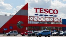 Tesco údaje zvažuje odchod aj zo Slovenska. Stredoeurópsky trh nie je pre reťazec až taký významný, hodnotí ekonóm