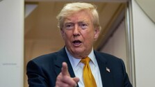 Trump oznámil, že Spojené štáty preberajú kontrolu nad Hormuzským prielivom
