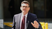 Britský premiér sľúbil dostať bezdomovcov z ulíc. Povedal, koľko to bude stáť a prečo je to potrebné
