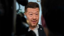 Okamura príspevok na financovanie zbraní pre Ukrajinu kritizuje. Koaličných partnerov požiadal, aby sa to už neopakovalo