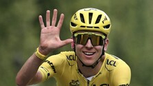 Pogačar ovládol Tour de France už po piaty raz, zaradil sa tak medzi legendy cyklistiky
