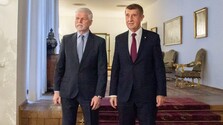 Spor medzi prezidentom a vládou v Česku pokračuje, Babišov kabinet žiada Ústavný súd o zamietnutie Pavlovej žaloby