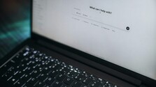 To, čo jej trvalo pár hodín, by človeku zabralo týždne: Bloomberg píše o nevídanom hekerskom útoku umelej inteligencie