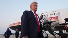 Trump schválil nové clá na kanadské výrobky. Ekonómovia varujú pred obchodnou vojnou