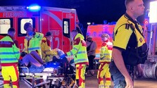 Útočník vrazil v Berlíne autom do ľudí. Zomrela jedna žena, polícia po mužovi pátra