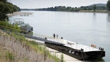 Cez niektoré úseky na Dunaji nemôžu preplávať lode s väčším ponorom. Dôvodom je nepriaznivý vodný stav rieky
