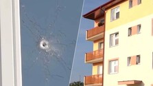 Súd rozhodol o mužovi, ktorý v Čachticiach pred troma rokmi náhodne zastrelil ženu v protiľahlej bytovke