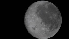 Do Mesiaca pravdepodobne narazila časť rakety SpaceX. Vedci sa snažia lokalizovať kráter