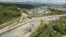 Dokončenie obchvatu Banskej Bystrice sa odkladá o dva roky, dôvodom sú nelegálne skládky a environmentálna záťaž