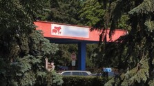 Nemôžu si ani vyvetrať: Obyvateľov košickej mestskej časti trápi hnilobný zápach z neďalekého bitúnka a hydinárne