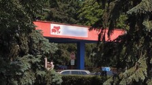 Nemôžu si ani vyvetrať: Obyvateľov košickej mestskej časti trápi hnilobný zápach z neďalekého bitúnka a hydinárne
