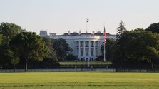 Odštiepenci od hnutia MAGA by mohli založiť tretiu stranu. Niekdajší Trumpov spojenec predstavil novú víziu pre USA