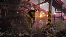Pri ruskom bombardovaní Charkovskej oblasti zahynuli traja ľudia. Rusko hlási obeť po ukrajinskom dronovom útoku