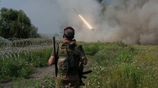 Ukrajine dochádzajú rakety protivzdušnej obrany. Má dve možnosti, ako situáciu riešiť, píše denník Le Monde