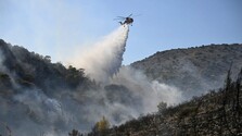 Požiare na gréckom ostrove si vyžiadali obete. Na pláži našli dve bezvládne telá