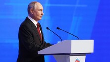 Putin: Ukrajina svojimi údermi na hospodárske ciele vypustila „džina z fľaše“. Moskva sľubuje patričnú odpoveď