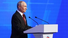 Putin: Ukrajina svojimi údermi na hospodárske ciele vypustila „džina z fľaše“. Moskva sľubuje patričnú odpoveď