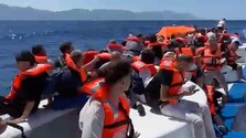 Pri pobreží Cypru sa prevrátila loď s takmer tristo cestujúcimi. Hlásia najmenej šesť obetí