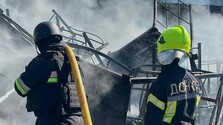 Rusko útočilo na sklad výbušnín na predmestí Kyjeva, hlásia najmenej 37 obetí vrátane starostu neďalekej obce