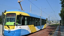Záujem ľudí o hromadnú dopravu rekordne vzrástol. Ľudia začali ekonomicky rozmýšľať, hovorí analytik