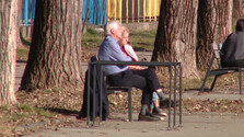 Do dôchodku sa v budúcnosti pôjde oveľa neskôr. Na výrazný skok sa musia pripraviť aj slovenskí seniori