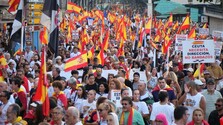 FOTO: Španieli v mnohých mestách vyšli do ulíc, žiadajú nápravu situácie s migráciou v Ceute