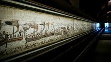 Jeden z najvzácnejších artefaktov európskych dejín po tisíc rokoch opustil Francúzsko