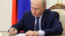 Putin nariadil zastavenie útokov na Kyjev na tri dni. Do Moskvy prišli o vojne na Ukrajine rokovať americkí vyslanci