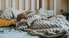 Spánok je kľúčovou súčasťou života školopovinných detí. Jeho nedostatok môže spôsobiť rôzne zdravotné komplikácie