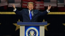 Za výhru republikánov vo voľbách do Kongresu sľubuje Trump občanom tisícky dolárov: Predstierajte, že som na lístku, odkázal