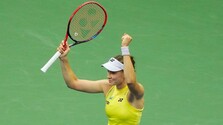 Kazaška Rybakinová ovládla US Open. Vo finále zdolala Sabalenkovú a oslavuje tretí grandslam