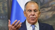 Rusko nezastaví útoky na Ukrajine počas prípadných mierových rokovaní, vyhlásil Lavrov