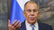 Rusko nezastaví útoky na Ukrajine počas prípadných mierových rokovaní, vyhlásil Lavrov