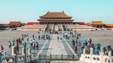 V Číne môžu ľuďom zakázať vycestovať z krajiny. Nové pravidlá odôvodňuje Peking národnou bezpečnosťou