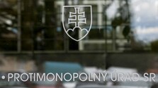 Historicky prvé rozhodnutie týkajúce sa kartelovej dohody na trhu práce: Protimonopolný úrad odhalil dohodu medzi čerpacími stan