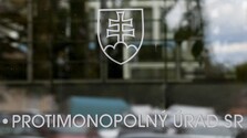 Historicky prvé rozhodnutie týkajúce sa kartelovej dohody na trhu práce: Protimonopolný úrad odhalil dohodu medzi čerpacími stan