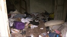 Košice zbúrali chátrajúce objekty, ľudia z nich sa presunuli do ulíc. V parku si človek musí dávať pozor, kam šliape