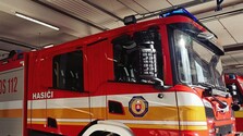 Polícia opäť zasahovala v prípade zadržaného hasičského auta, kontrolovala priebeh servisnej obhliadky