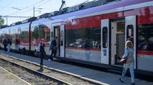 ZSSK reaguje na opakovaný vandalizmus a agresívne správanie: Od októbra rozšíri nasadenie SBS vo vlakoch