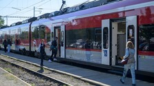 ZSSK reaguje na opakovaný vandalizmus a agresívne správanie: Od októbra rozšíri nasadenie SBS vo vlakoch