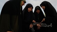 Irán pripravuje na prípadný útok USA aj ženy. V Teheráne sa učia narábať so zbraňami a brániť svoje rodiny
