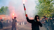 Mobilizácia mladých vo Francúzsku je bezprecedentná, tvrdí sociológ. Vláda podľa neho protesty podcenila