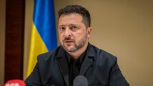 Ukrajina reaguje na ruské údery na mestá a dediny, Zelenskyj oznámil útoky na ruské ropné rafinérie